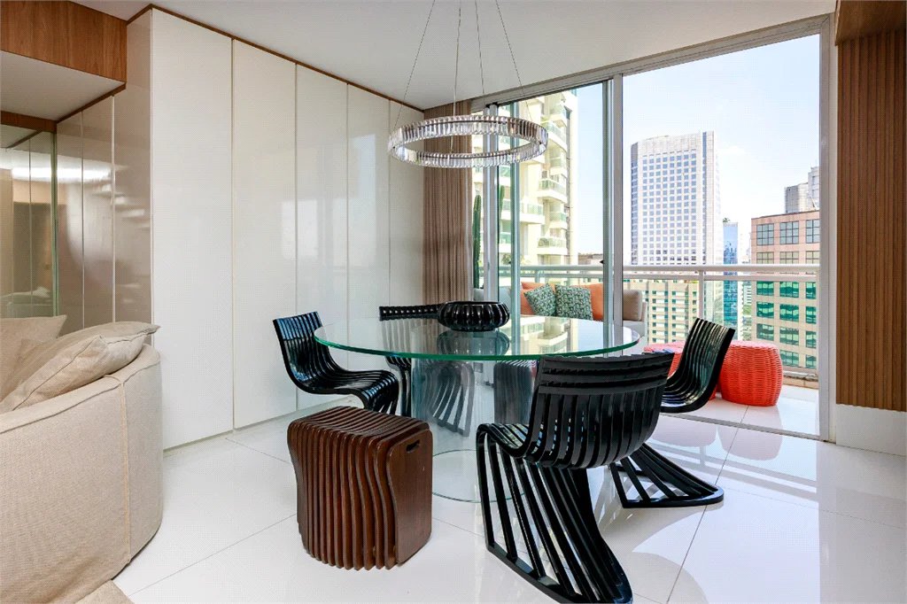 Apartamento à venda com 3 suítes em Cidade Monções, São Paulo, SP