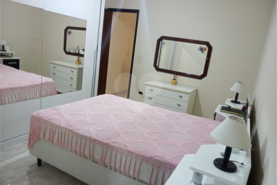 Sobrado à venda com 3 quartos, sendo 1 suíte, em Parque Continental II, Guarulhos, SP