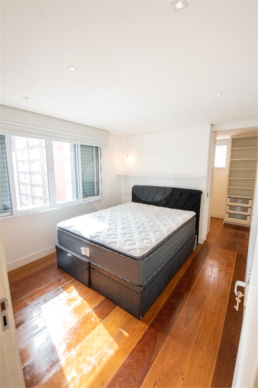 Apartamento à venda com 3 quartos, sendo 1 suíte, em Paraíso, São Paulo, SP