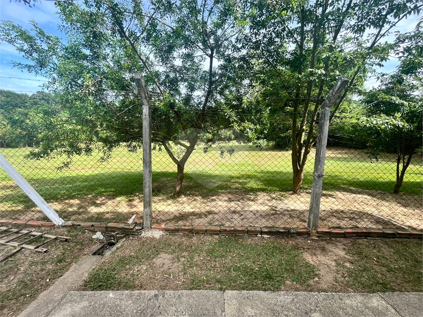 Chácara à venda com 6 quartos, sendo 1 suíte,  em Cercadinho, Alambari, SP