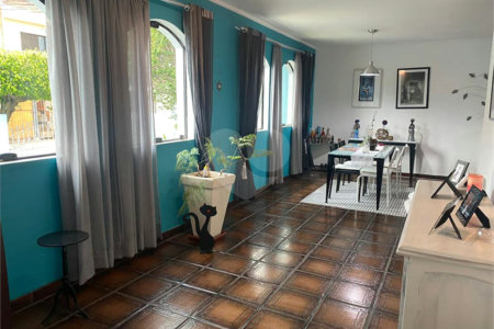 Casa Térrea à venda com 3 quartos, sendo 1 suíte, em Vila Nivi, São Paulo, SP