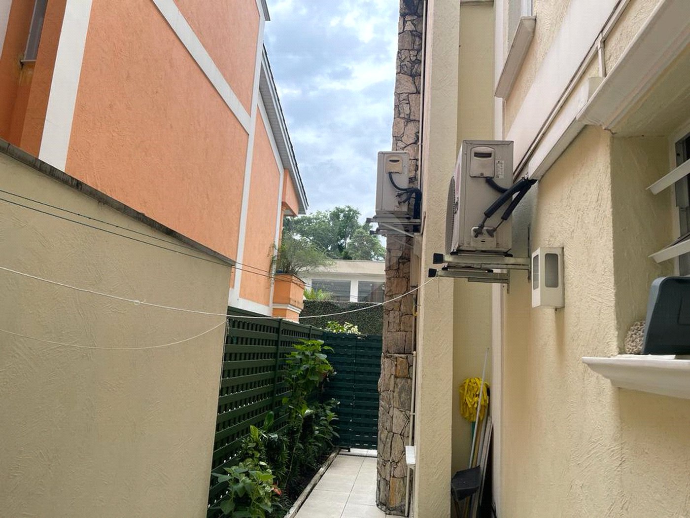 Casa à venda com 4 suítes no condomínio Conjunto Residencial São Benedito, São Paulo - SP