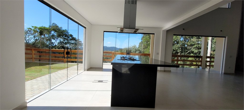 Casa à venda com 4 suítes no condomínio Sausalito, Mairiporã - SP