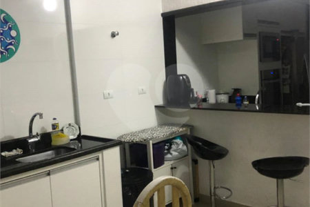 Casa à venda com 3 quartos, sendo 1 suíte, no condomínio Residencial Sabará, São Paulo - SP