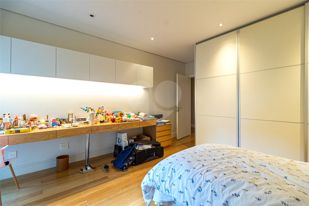 Apartamento à venda com 5 suítes em Moema, São Paulo, SP