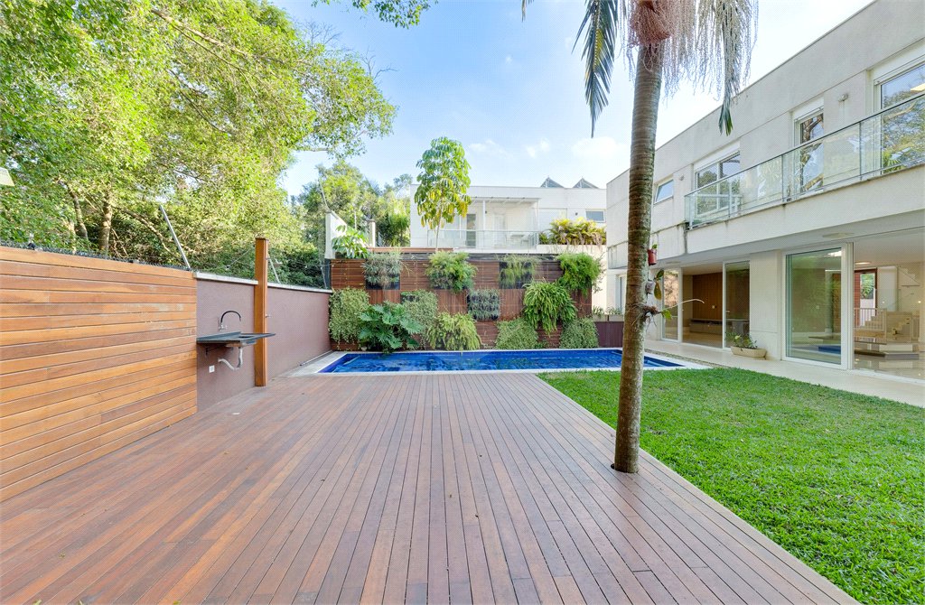 Casa à venda com 4 suítes no condomínio Porto Fino, São Paulo - SP