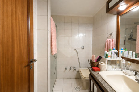 Apartamento à venda com 3 quartos, sendo 1 suíte, em Alto da Boa Vista, São Paulo, SP