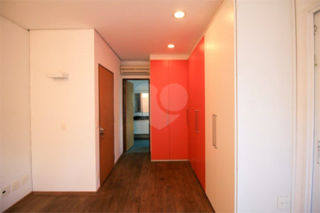 Casa à venda ou para alugar com 5 quartos, sendo 3 suítes, em Vila Madalena, São Paulo, SP