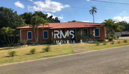 Casa à venda com 4 quartos, sendo 2 suítes,  no condomínio Residencial Haras Pindorama I, Cabreúva - SP