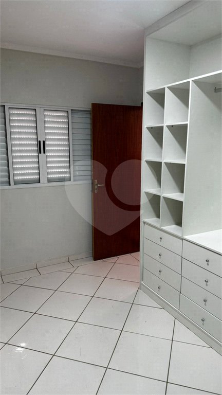 Casa à venda com 8 quartos, sendo 3 suítes,  no condomínio Terras de Santa Rosa, Salto - SP