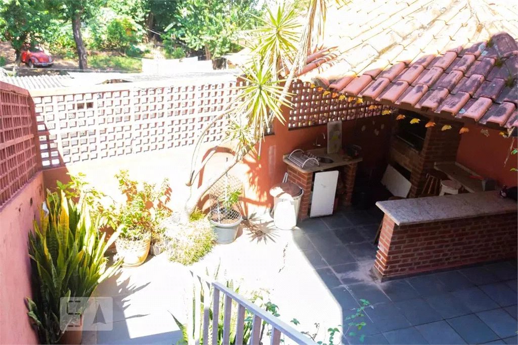 Casa à venda com 3 quartos, sendo 1 suíte, em Vila Universitária, São Paulo, SP