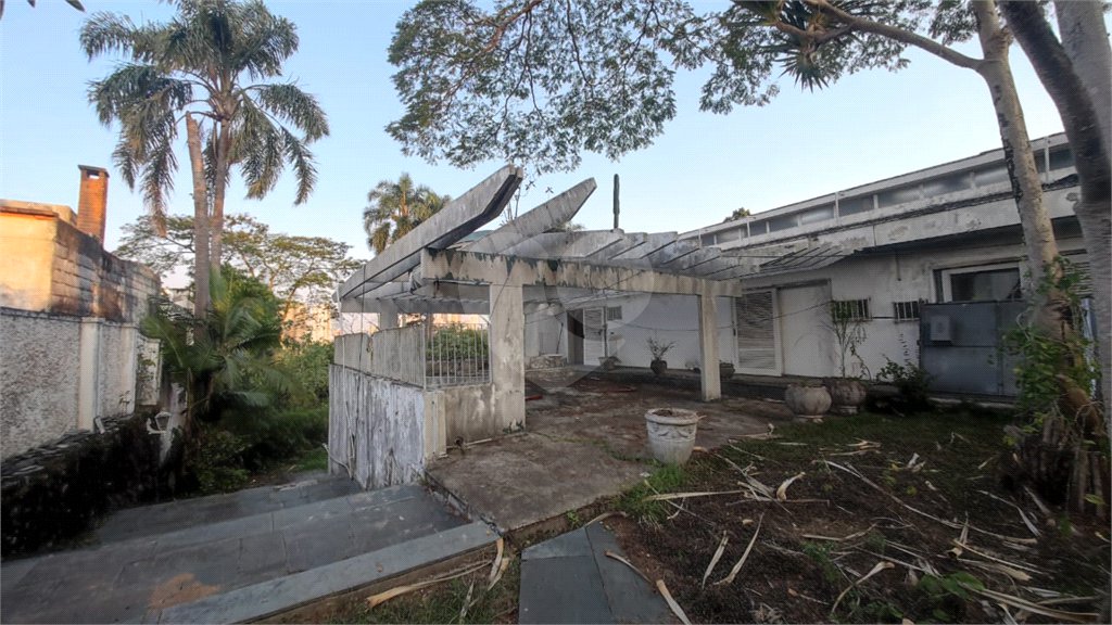 Casa Térrea à venda com 5 quartos, sendo 2 suítes, em Chácara Monte Alegre, São Paulo, SP