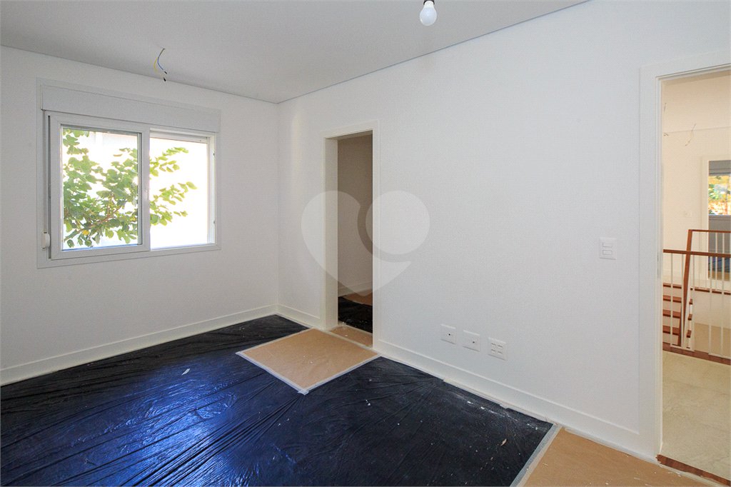 Casa à venda com 5 quartos, sendo 4 suítes, em Jardim Marajoara, São Paulo, SP