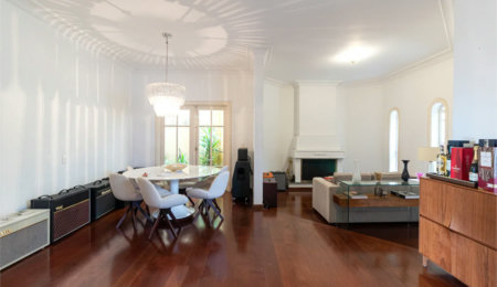 Casa à venda com 4 quartos, sendo 2 suítes, no condomínio Vila das Flores, São Paulo - SP
