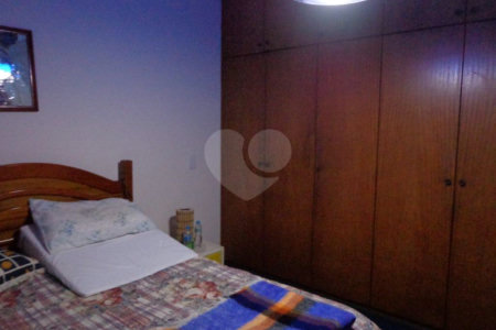 Casa à venda com 4 quartos, sendo 2 suítes,  em Jardim Bonfiglioli, São Paulo, SP