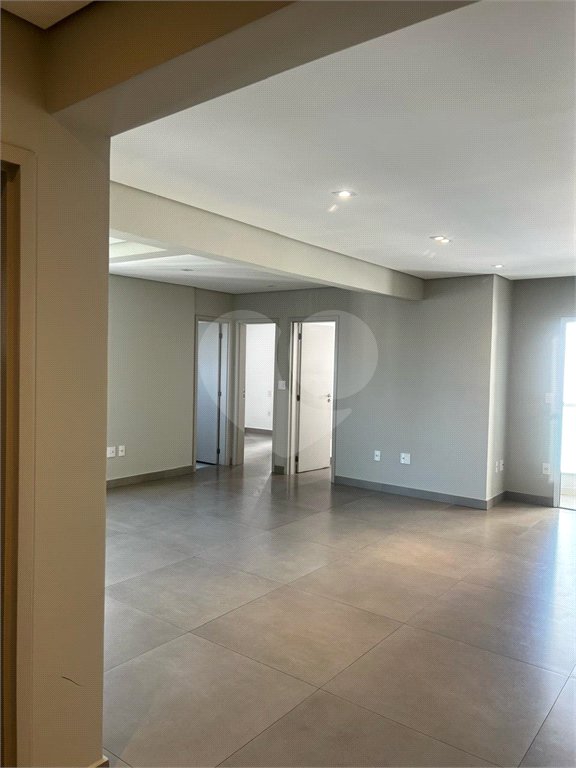 Apartamento para alugar com 2 quartos, sendo 1 suíte, em Campestre, Santo André, SP
