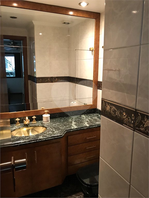 Apartamento à venda com 4 quartos, sendo 1 suíte, em Vila Uberabinha, São Paulo, SP