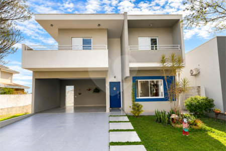Casa à venda com 3 suítes no condomínio Via Castelli, Louveira - SP