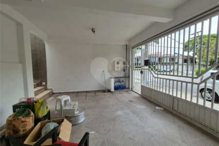 Casa à venda com 4 quartos, sendo 1 suíte, no condomínio Residencial Alto da Lapa II, São Paulo - SP