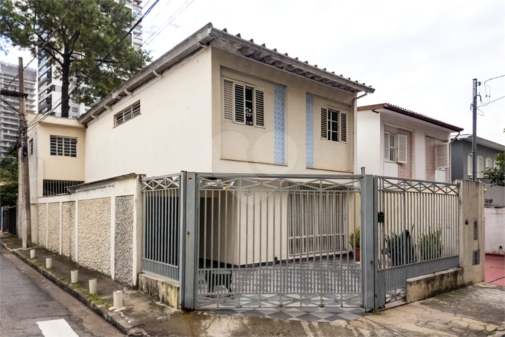 Sobrado à venda com 4 quartos, sendo 1 suíte, em Brooklin, São Paulo, SP