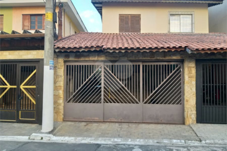 Sobrado à venda com 3 quartos, sendo 1 suíte, em Vila Constança, São Paulo, SP