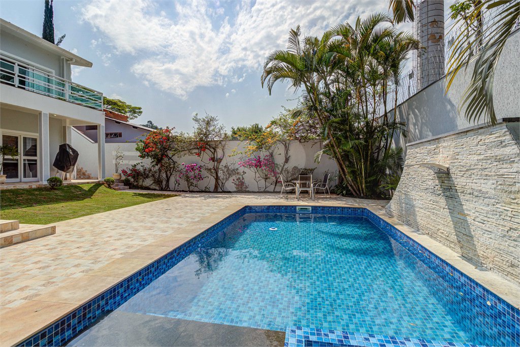 Casa à venda com 5 quartos, sendo 3 suítes, em Chácara Monte Alegre, São Paulo, SP