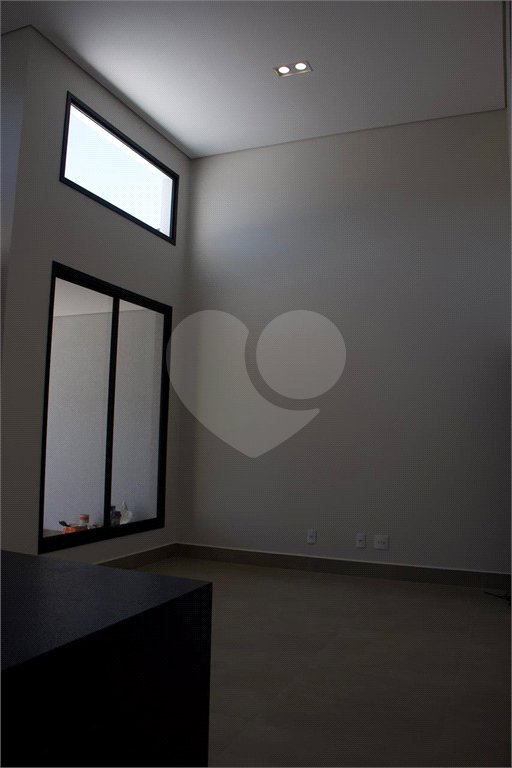 Casa à venda com 3 quartos, sendo 1 suíte, no condomínio Village Moutonee Salto, Salto - SP
