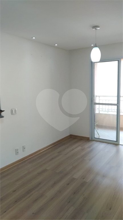 Apartamento à venda com 3 quartos, sendo 1 suíte,  em Vila Caraguatá, São Paulo, SP