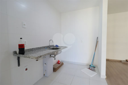 Apartamento à venda com 3 quartos, sendo 1 suíte, em Vila Anastácio, São Paulo, SP
