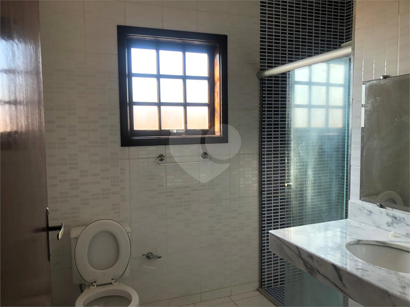 Sobrado à venda com 4 quartos, sendo 2 suítes,  em Vila Oliveira, Mogi das Cruzes, SP