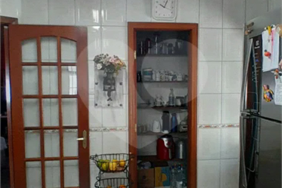 Sobrado à venda com 3 quartos, sendo 1 suíte, em Vila Isabela, Campos do Jordão, SP