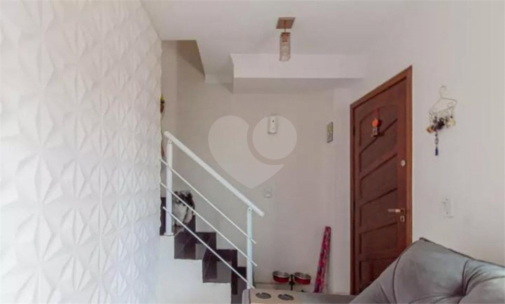 Casa à venda com 2 suítes no condomínio Residencial Flor de Lis, São Paulo - SP