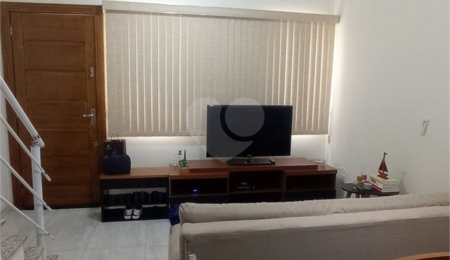 Casa à venda com 2 suítes no condomínio Residencial Pavoni I, São Paulo - SP