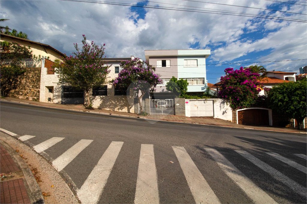Sobrado à venda com 3 quartos em Parque IX de Julho, São Roque, SP