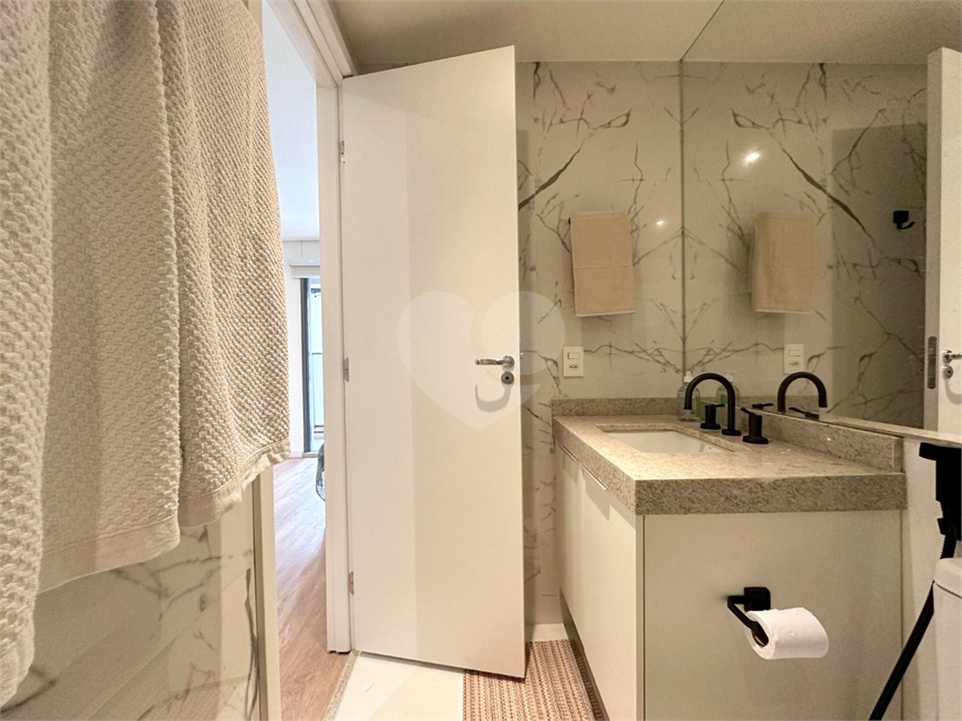 Apartamento à venda ou para alugar com 1 suíte em Campo Belo, São Paulo, SP