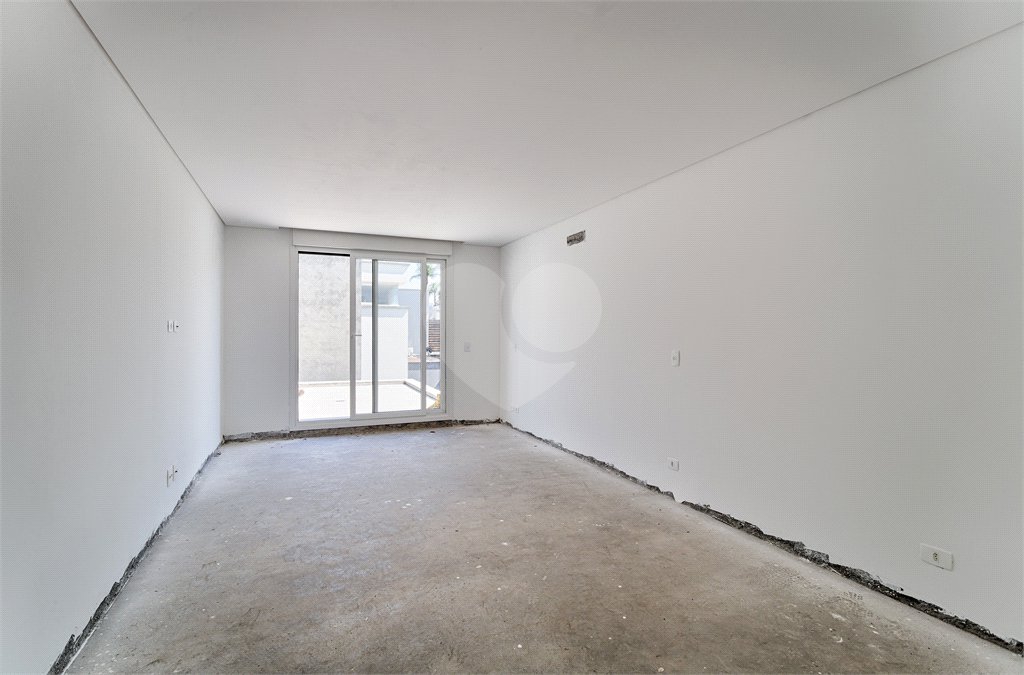 Casa à venda com 4 suítes no condomínio Edifício Jade, São Paulo - SP