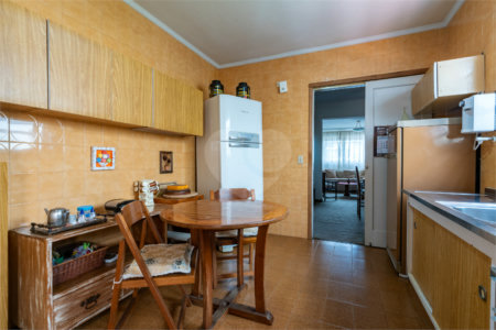 Sobrado à venda com 3 quartos, sendo 1 suíte, em Moema, São Paulo, SP