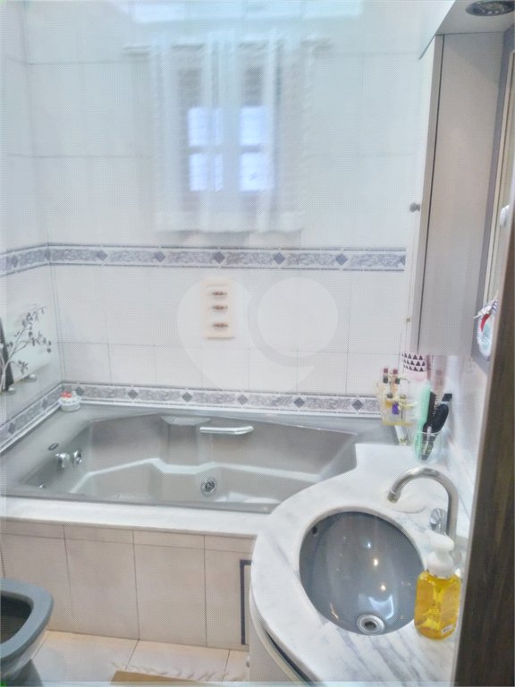 Casa à venda com 4 quartos, sendo 3 suítes, no condomínio Da Serra, São Paulo - SP
