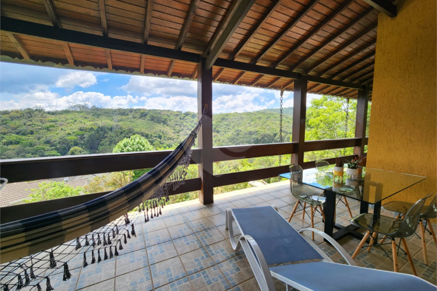Casa à venda com 5 suítes no condomínio Suíça da Cantareira, Mairiporã - SP