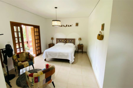 Casa à venda com 3 suítes em Dos Finco, São Bernardo do Campo, SP