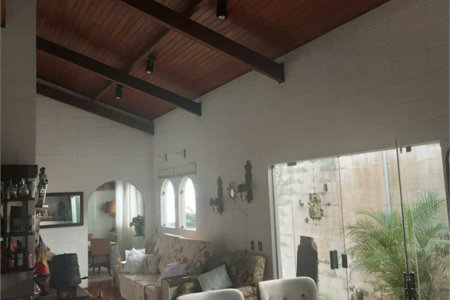 Casa à venda com 3 quartos, sendo 1 suíte,  em Jardim Leonor, São Paulo, SP