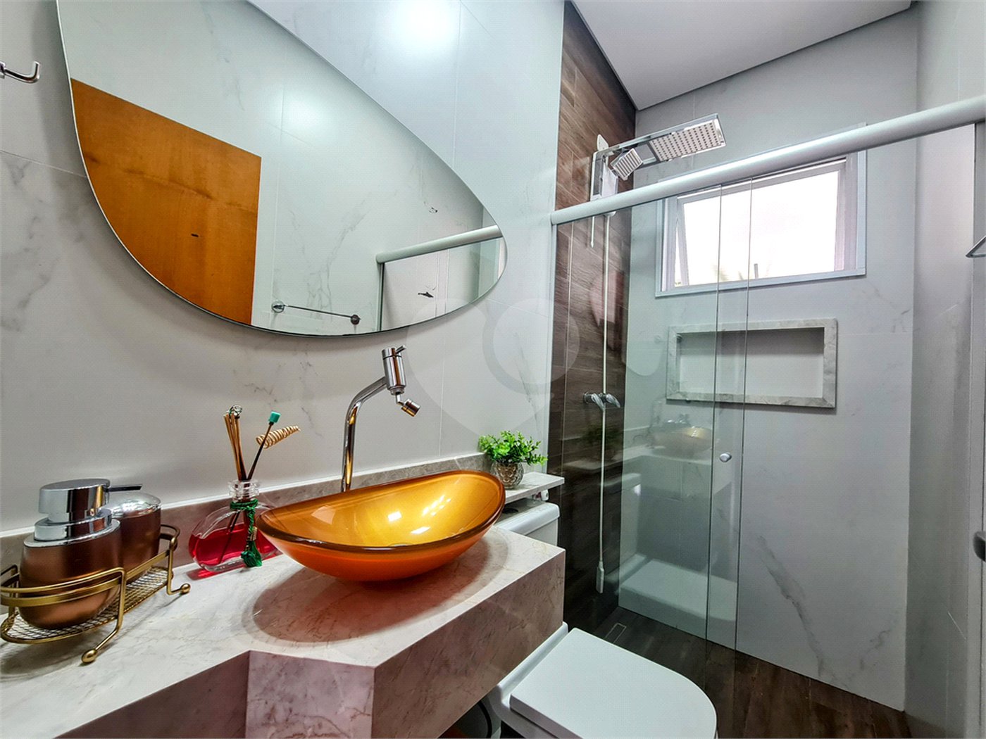 Casa à venda com 3 quartos, sendo 1 suíte, no condomínio Horto Florestal Iii, Sorocaba - SP