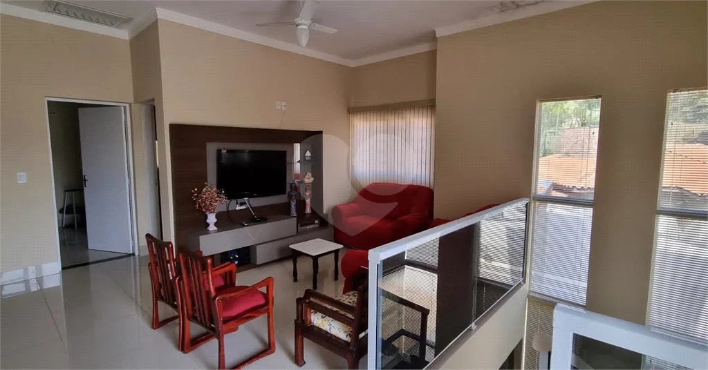 Casa à venda com 3 quartos, sendo 1 suíte, no condomínio Chácaras do Lago, Vinhedo - SP