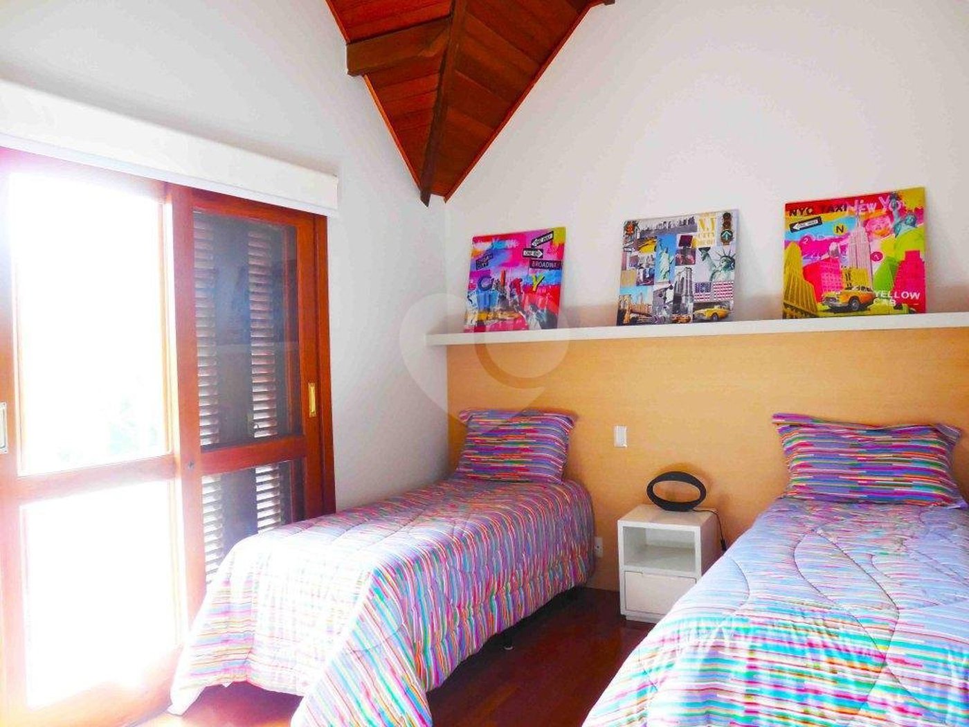 Casa à venda com 4 suítes no condomínio Vilaggio Monte Alegre, São Paulo - SP