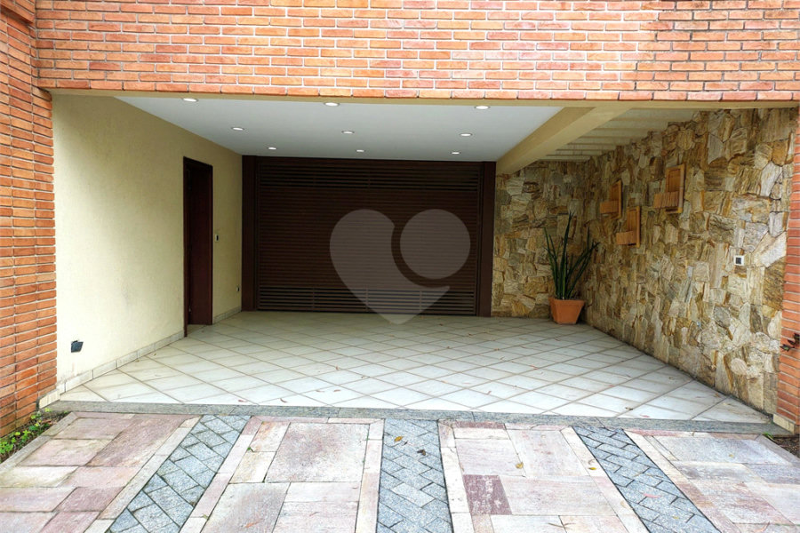 Casa à venda com 3 suítes no condomínio Chácara Francesa, São Paulo - SP