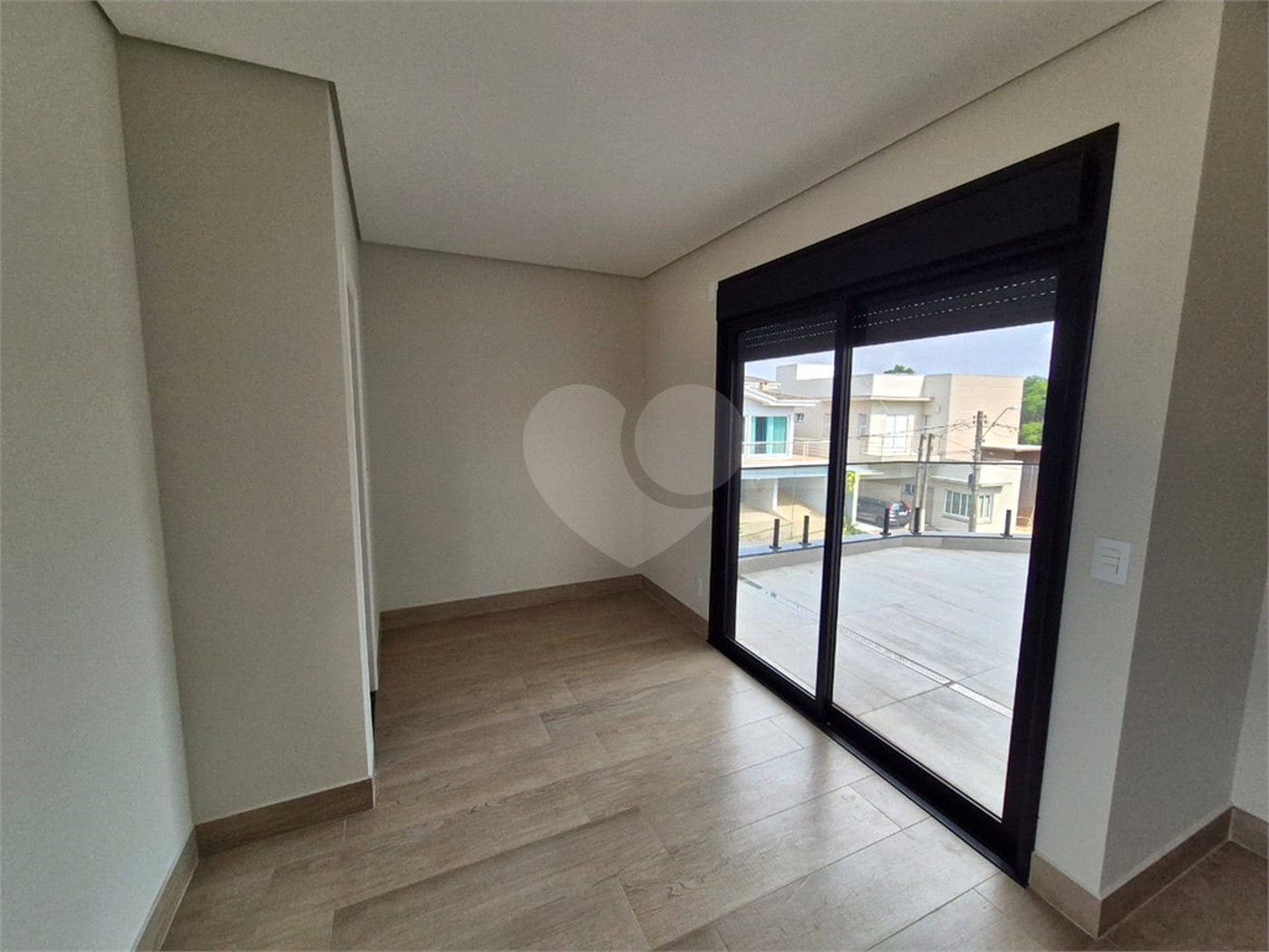 Casa à venda com 3 suítes no condomínio Terras de São Francisco, Vinhedo - SP