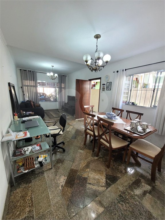 Sobrado à venda com 3 quartos, sendo 1 suíte, em Jardim da Glória, Cotia, SP