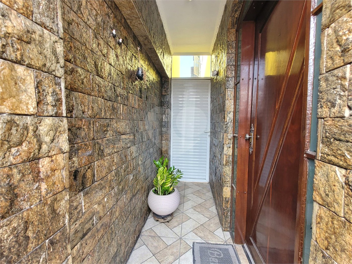 Sobrado à venda com 3 quartos, sendo 1 suíte, em Vila dos Remédios, São Paulo, SP