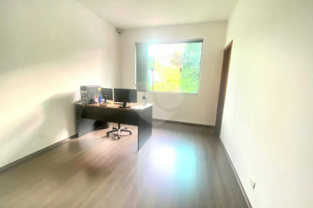Casa à venda com 5 quartos, sendo 2 suítes, em Indianópolis, São Paulo, SP