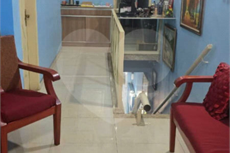 Sobrado comercial com 150m² , 7 salas , 3 banheiros , para locação na Bela Vista.
